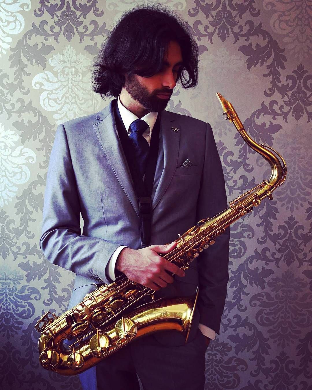 Milo Lombardi saxophonist for luxury corporate events - elegant jazz music for gala dinners and conventions